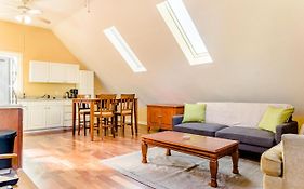 Portland Urban Lodge, Quiet, Walkable, Near